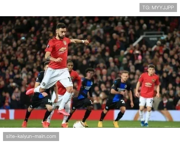 曼联防线失误频繁引发争议，后场稳定性面临考验